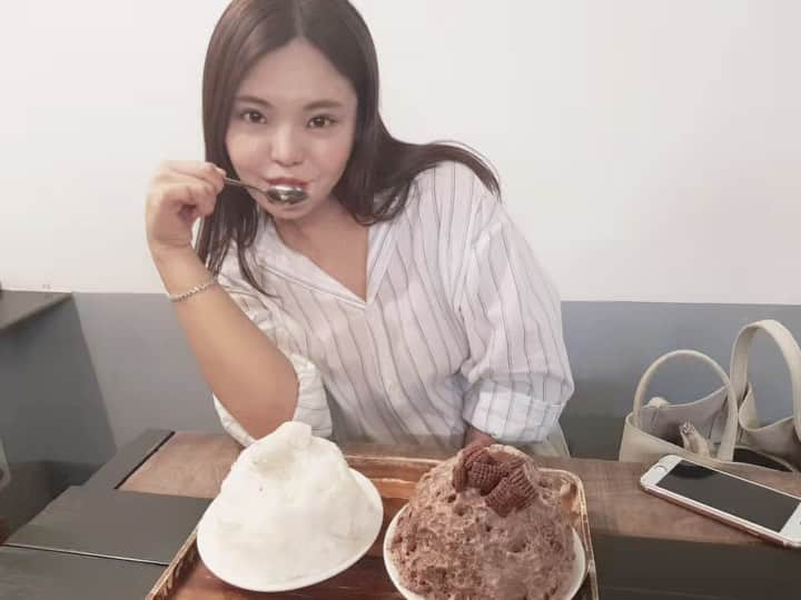 キム・ミニョンのインスタグラム：「감기나으면 빙수무러가야징🤒  #빙수는겨울에먹어야제맛 #겨울아이  #망고코코넛빙수#망고치즈빙수#우유빙수#초코빙수#팥빙수#망고스틴#망고#먹고싶다#여행가고싶다」