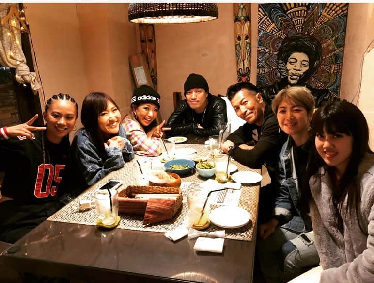 のインスタグラム：「沖縄の皆さま、今回もありがとうございました。貴重な機会をくださった航空自衛隊那覇基地の清水さん、今回のお話つなげてくれた吉田先輩、Mycoちゃんやバックアップしてくれたボンバーズのみんな、一緒にパフォーマンスしてくれたノビッターズのみんなどうもありがとうございました！またすぐ会いに行きます。✌️ #okinawa #沖縄 #live #航空自衛隊 #那覇 #airfes」