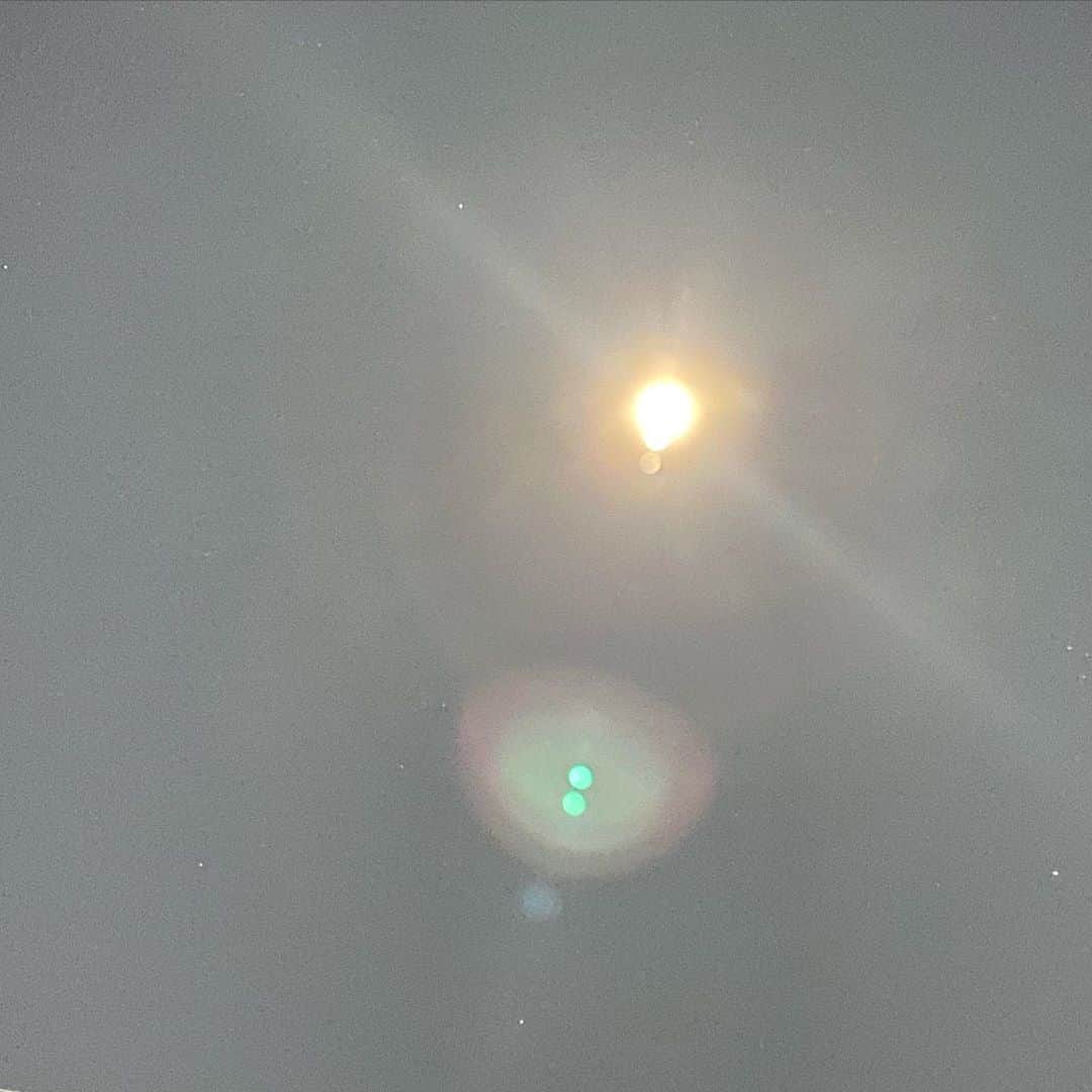 のインスタグラム：「今年最後の満月コールドムーンだそうです笑 綺麗なので見てみましょー🌕」