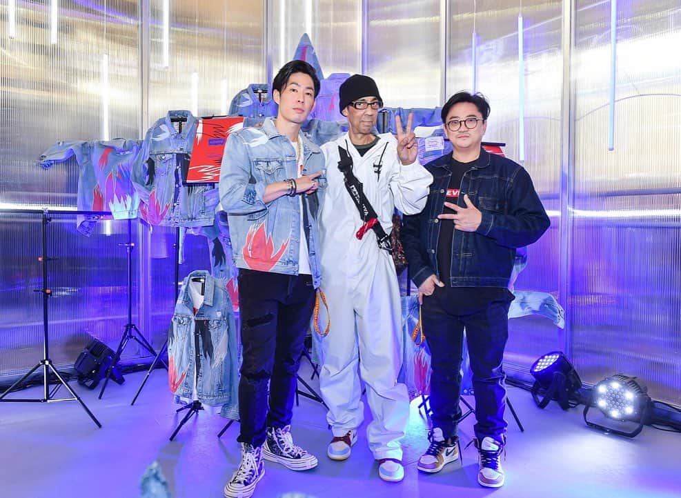呉建豪のインスタグラム：「#RECAP -Had a blast last week gettin down and dirty with the fam @futuradosmil @jahan_ Congrats gentlemen, the new @levis collection is def one for the books🔥🔥🔥 Blessed to be a part of the fun choppin it up 🤙 Thank you #levis fam can’t wait to do it again! #wehaveseenthefuture #daydreamittoreality」