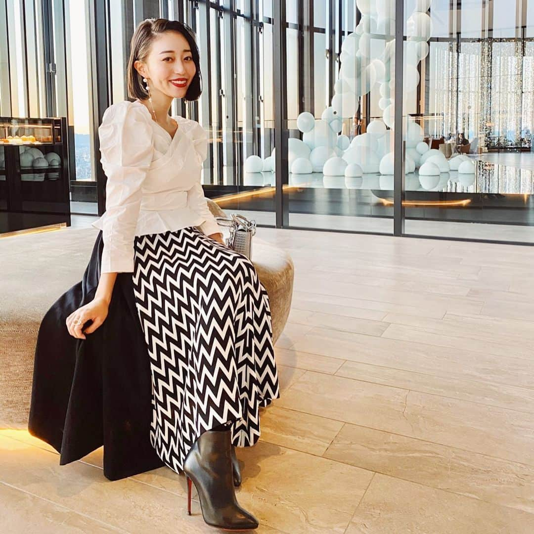 梅谷安里さんのインスタグラム写真 - (梅谷安里Instagram)「OOTD💋 こないだコンラッドでお茶したよ💋 そんな日のコーディネート。 ・ ・ #anri_outfit  #fashion#ootd #outfit#コーデ #コンラッド#ホテル」12月12日 22時13分 - anriworld