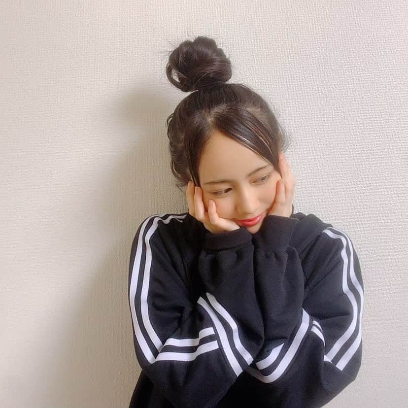 西村菜那子さんのインスタグラム写真 - (西村菜那子Instagram)「お団子はたまにするから好き。毎日はしたくない。たまにが好き。 わかる？伝わる？（笑）」12月12日 22時06分 - nanako_nishimura