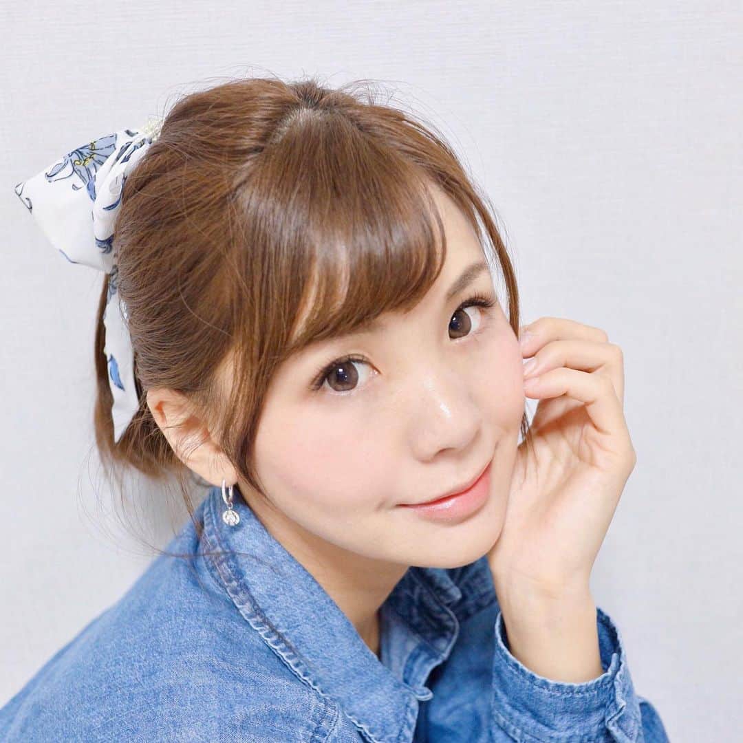 のインスタグラム：「👀💕 ・ 久々の #マツエク をしてきました☺️✨ #デコ武蔵小山 @deco_eyelash_nail ・ 出産後は初めてかも💦 施術中ゆったりできて すごい贅沢な時間だったな💗 なぜマツエク中って いつのまにか寝ちゃうんだろう？😂笑 ・ 今回施術したメニューは #ダメージレスラッシュ（#フラットラッシュ）✨ ・ #ナチュラル だけど しっかりくるんと上がって 希望通りの仕上がり😍💕 #ダメージレス は嬉しい‼️ ・ ネイルもやってるお店だから 今度はネイル行こうかな？💅 ・ #ネイルデザイン #ニュアンスネイル #まつげエクステ #秋冬ネイル #武蔵小山ネイルサロン #クリスマスネイル #武蔵小山まつエクサロン #pr #コラボベース #ママライフ #美容 #美容好き #自分磨き #女磨き #武蔵小山 #ポニーテール #ポニーテールアレンジ #出産後初」