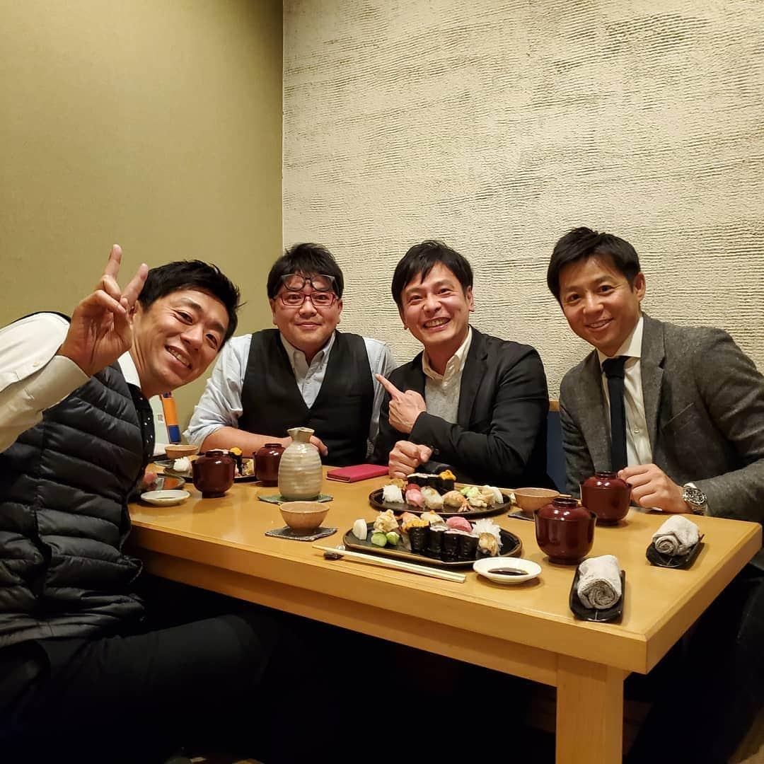 田畑竜介さんのインスタグラム写真 - (田畑竜介Instagram)「お久しぶりの…🍻✨ やっぱり楽しい😆  #福岡 #おびの会  #kbc #rkb #fbs #tnc」12月12日 22時33分 - tabacchi_rkb