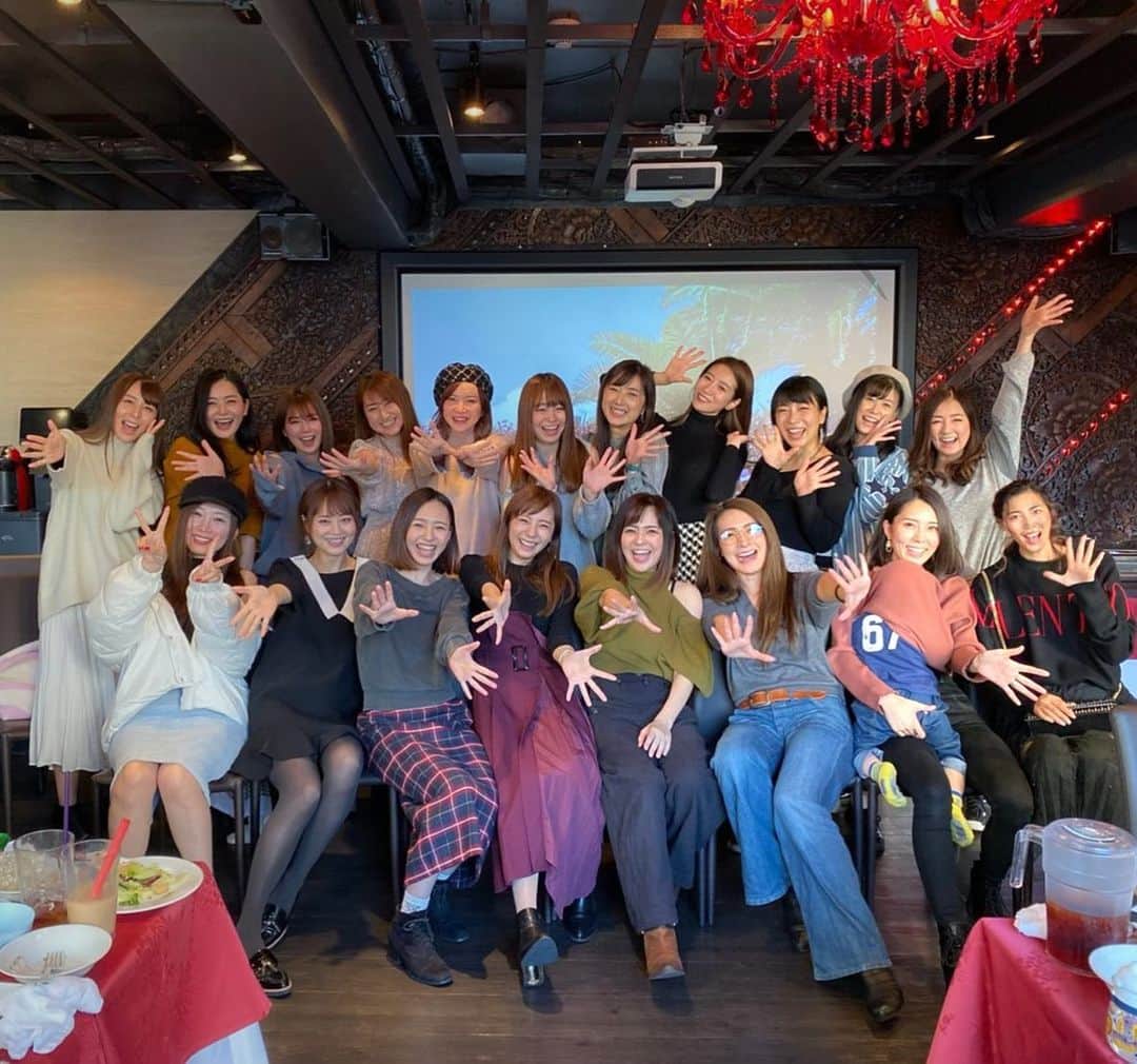 里美ゆりあのインスタグラム：「#仲間　たちと❤️ #恵比寿マスカッツ #family #家族 #女子会」