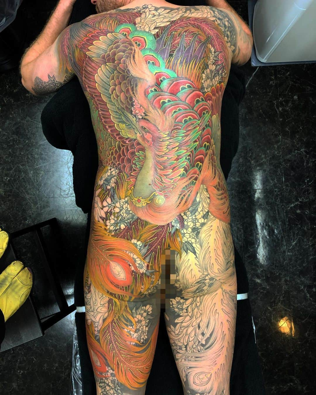 SHIGEさんのインスタグラム写真 - (SHIGEInstagram)「In progress Houou,, Started coloring the tail part,, Thank you! @royvanrosmalen  Otsukaresama deshita! -  #shige #shigetattoo #shigeyellowblaze #yellowblazetattoo #黄炎 #鳳凰 #日本刺青 #houou #phoenix #inprogress #japanesetattoo #japaneseart #japan @bishoprotary #bishoprotary @inkeeze #inkeeze #dipcaps #bishopfamily #fusionink #fusioninkproteam」12月12日 22時56分 - shige_yellowblaze