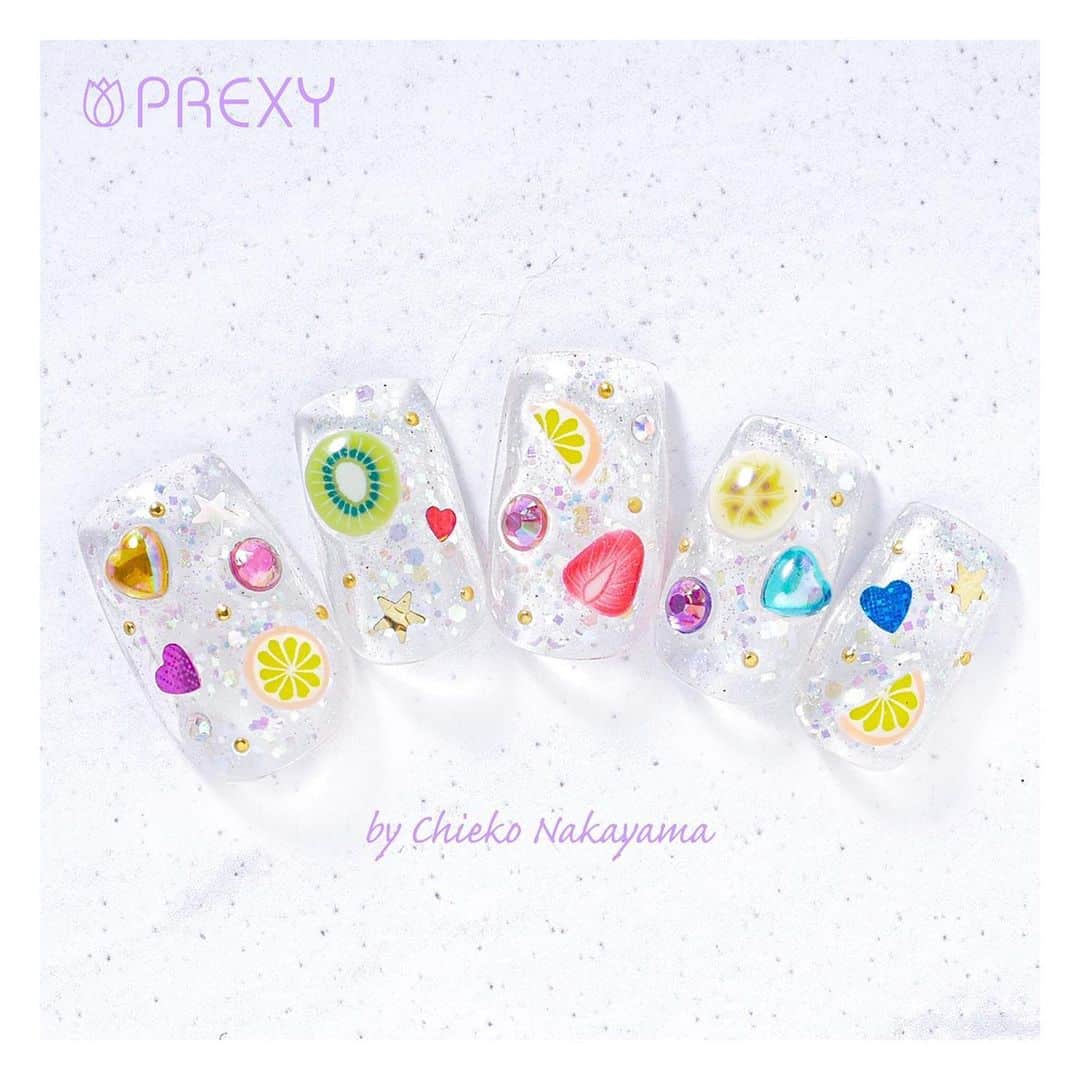 なかやまちえこのインスタグラム：「11/23から発売している、なかやまセレクトのPREXYグリッター✨⠀ こちらのサンプルは『Unicorn Island』のセットで作ってますよ✨✨⠀ ネットだと『プリモール』『joyart』、店舗だと『キャンディポケット』にて販売中です✨✨✨💫 #nail #nails #nailart #ネイル #美甲 #ネイルアート  #clou #nagel #ongle #ongles #unghia #japanesenailart #manucure #네일 #젤네일 #네일아트 #네일리스트  #グリッターネイル #ラメネイル #glitternails」