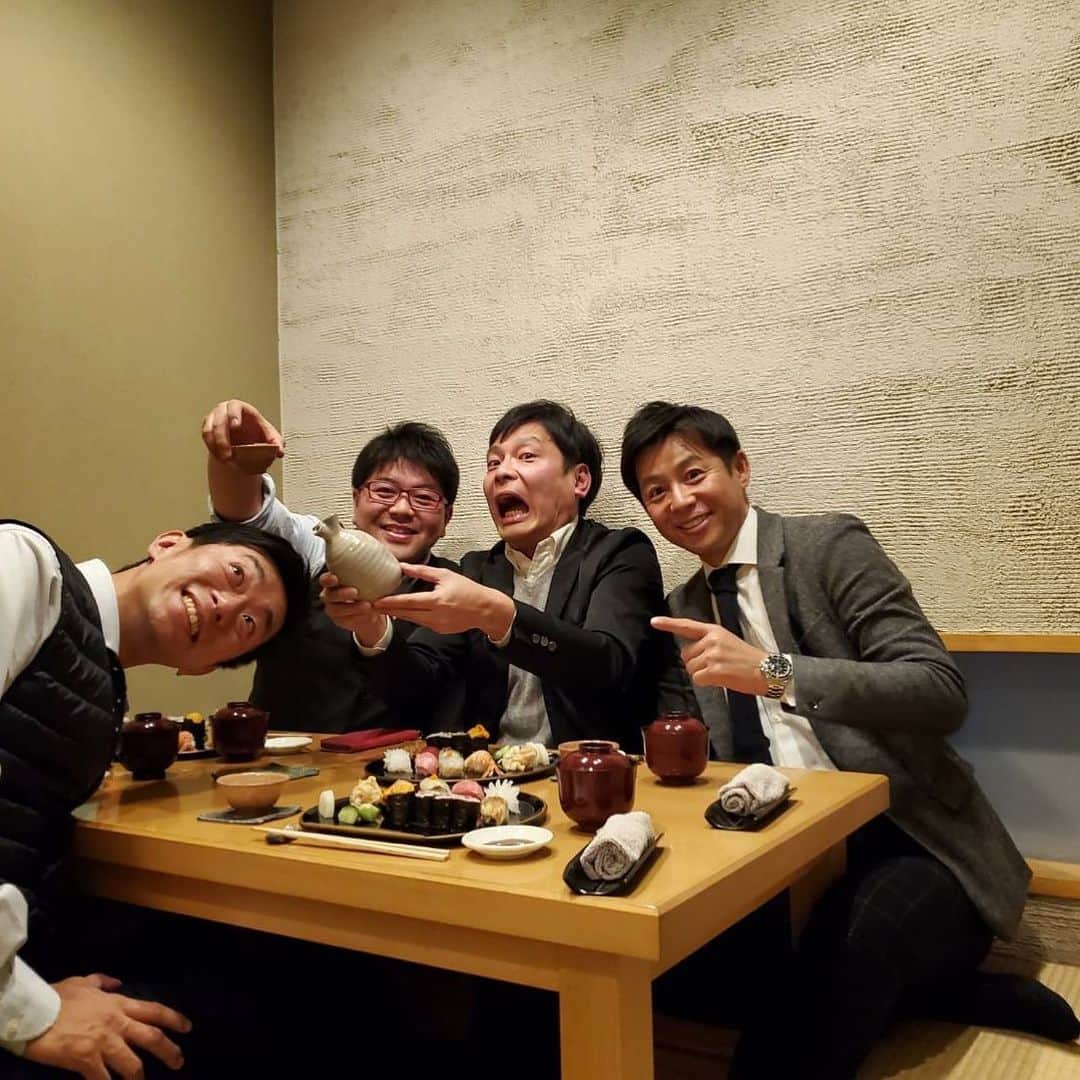 松井礼明のインスタグラム：「久しぶりの集合！  #福岡 #アナウンサー #日本酒 #アナウンサーになりたい」
