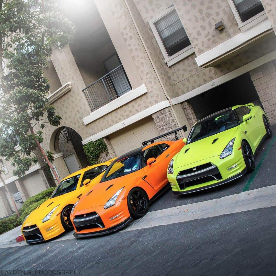 CARLiFESTYLEさんのインスタグラム写真 - (CARLiFESTYLEInstagram)「Pick your color GTR! 🍋🍊🍏 #carlifestyle | Photo by #haydengphotography #GTR」12月12日 23時02分 - carlifestyle