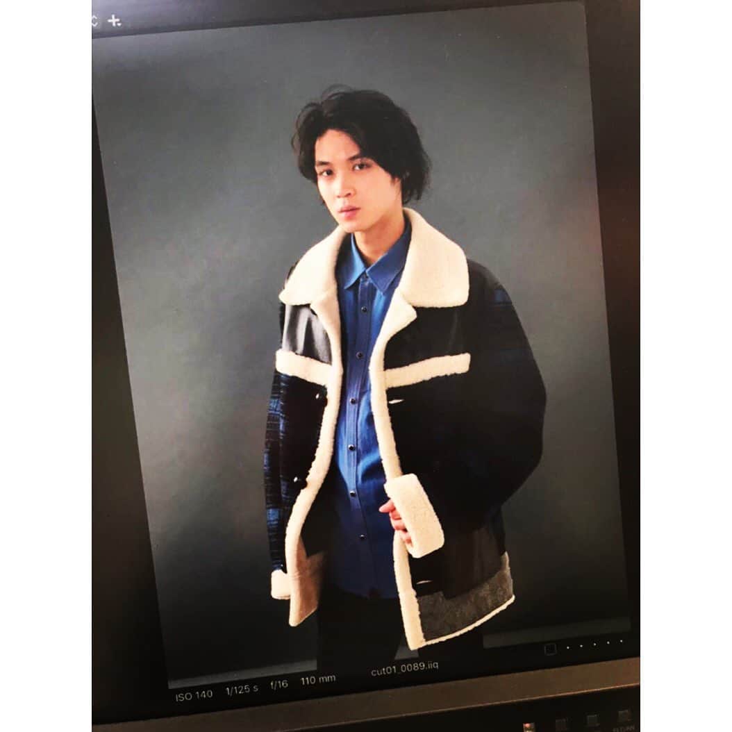 磯村勇斗のインスタグラム：「今日発売 「GINZA 1月号」  Checkしてね👀  #ginza」