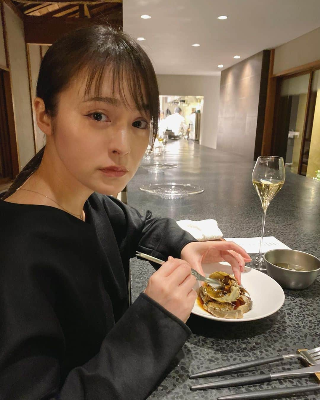 貫地谷しほりさんのインスタグラム写真 - (貫地谷しほりInstagram)「34歳を 迎えました。 ただ今お腹ぱんぱんのぱんぱんです😂 今晩は中華でした！ 健康で楽しく過ごしながら 毎日思考して試行していけたら。 挑戦が怖くなっていた時もあったけど、 今は前より気分がアクティブ。 そろそろやってみますかね！ #2019 #1212」12月12日 23時24分 - shihori_kanjiya