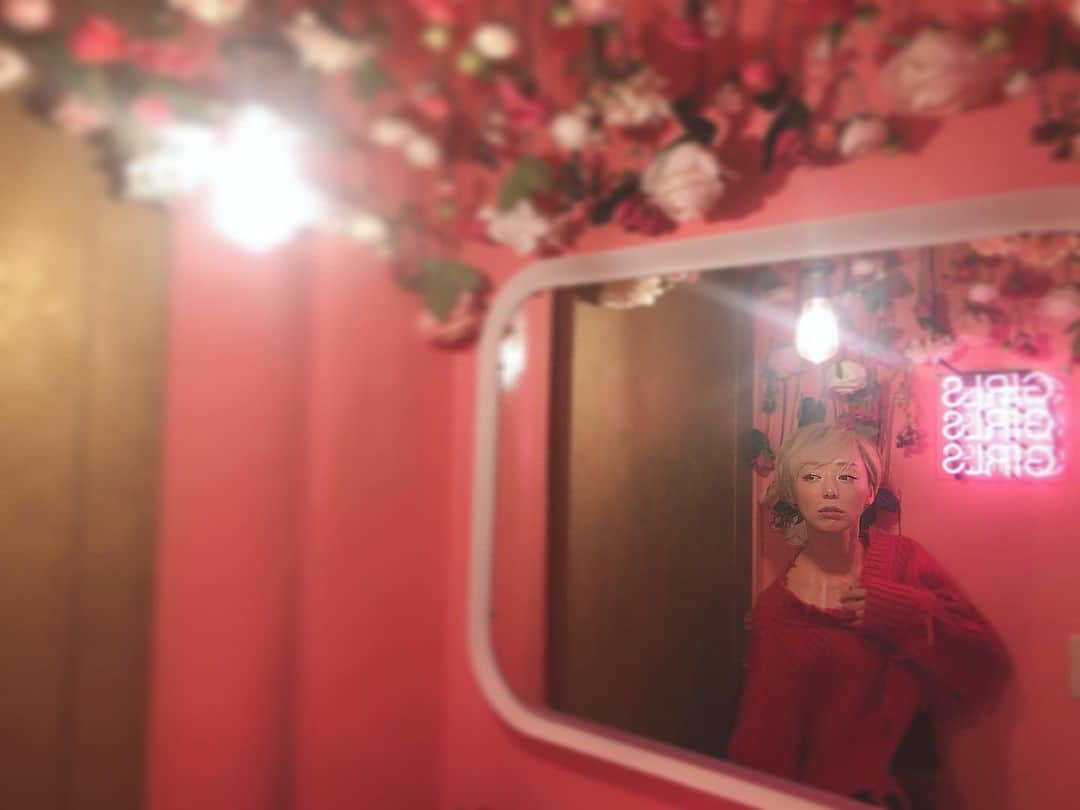 結城リナさんのインスタグラム写真 - (結城リナInstagram)「浅草にて。ピンクな夜を過ごしました🌸 #QuluQulu #浅草 #マママリエ」12月13日 0時03分 - marie19851025