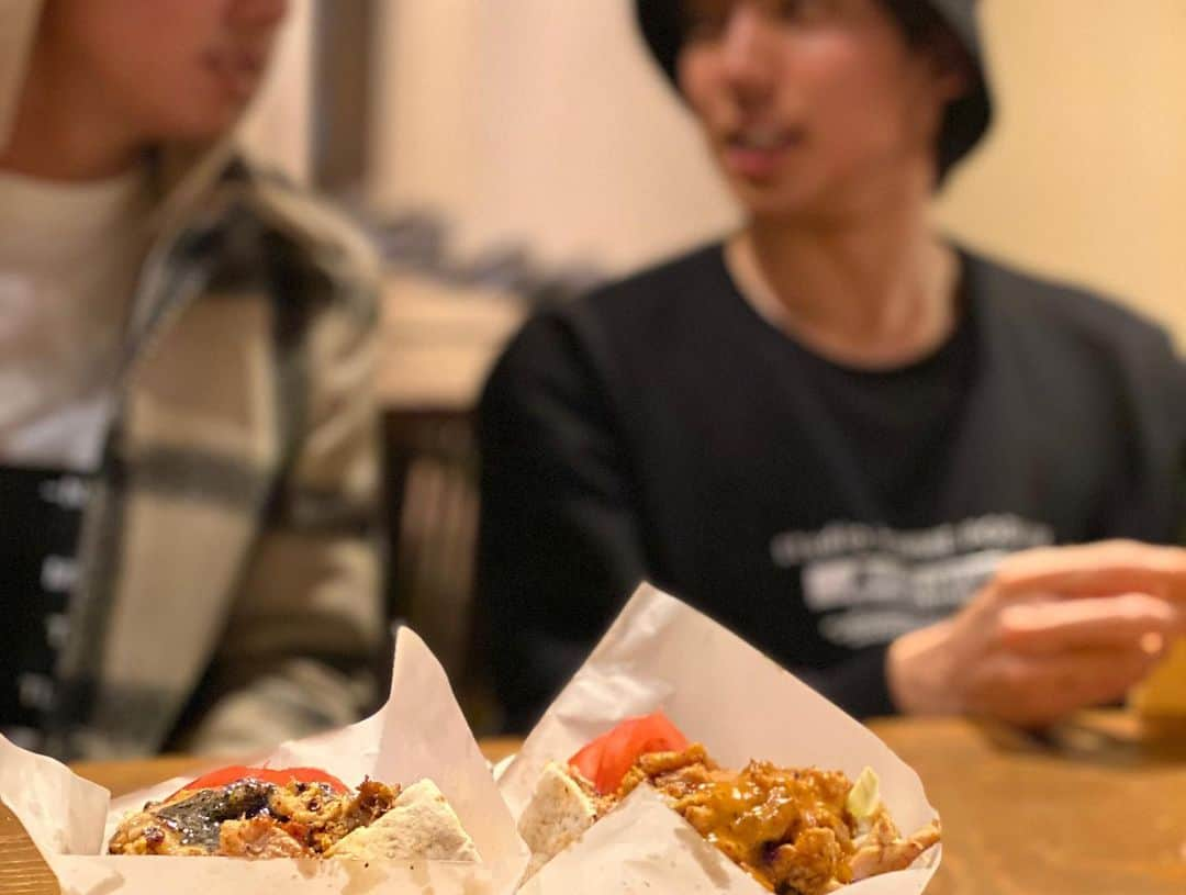 伊万里有さんのインスタグラム写真 - (伊万里有Instagram)「福岡といえばやっぱりここ！  #大名カフェ #天神居酒屋 #大名バー #福岡バー #福岡bar #大名bar #福岡焼鳥 #大名グルメ #大名ランチ #天神bar #福岡インスタ映え #福岡食べログ #食べログ福岡 #福岡二次会 #福岡居酒屋 #大名居酒屋 #大名ご飯 #福岡ご飯 #福岡焼き鳥 #福岡屋台 #大名ディナー #大名焼鳥 #福岡名物 #天神バー」12月13日 0時05分 - imariyu_official