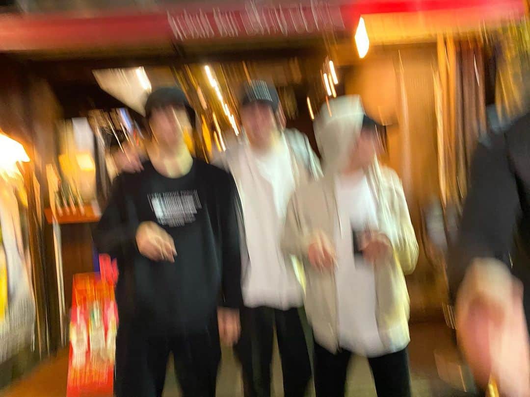 伊万里有さんのインスタグラム写真 - (伊万里有Instagram)「福岡といえばやっぱりここ！  #大名カフェ #天神居酒屋 #大名バー #福岡バー #福岡bar #大名bar #福岡焼鳥 #大名グルメ #大名ランチ #天神bar #福岡インスタ映え #福岡食べログ #食べログ福岡 #福岡二次会 #福岡居酒屋 #大名居酒屋 #大名ご飯 #福岡ご飯 #福岡焼き鳥 #福岡屋台 #大名ディナー #大名焼鳥 #福岡名物 #天神バー」12月13日 0時05分 - imariyu_official