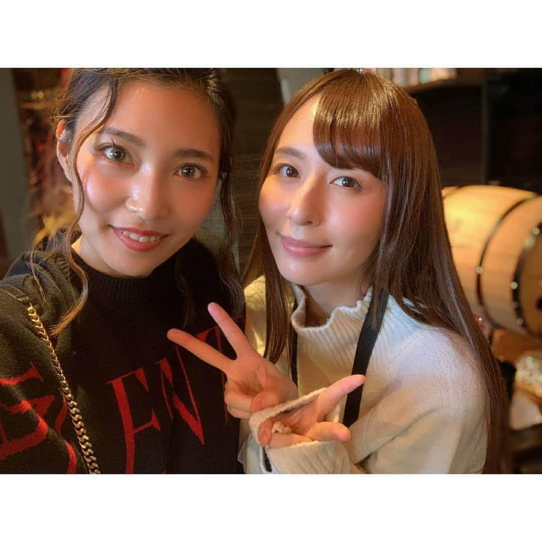 希崎ジェシカさんのインスタグラム写真 - (希崎ジェシカInstagram)「みんな良い笑顔☺️. . メンバー全員集まるのは難しかったけど. 久しぶりに皆に会えて嬉しかった！🍀. . 初代恵比寿マスカッツ🍇. . . 今日の希崎さんは広報か！ってくらいに ミラーレスカメラを駆使して. 微笑ましい瞬間を狙い📷. 今、フォルダ見返してにやける。. . . . そして今日はとあるお仕事を！ またお知らせしますね📢. . おやすみなさい😴 . #忘年会 #同窓会 #皆いつまでも綺麗 #マスファミの皆さんお元気ですか ？」12月13日 0時12分 - kizaki_jessica