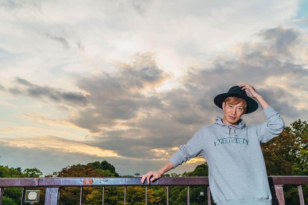 DJ U-ICHIのインスタグラム：「13日の金曜日か… #ムムム . . . .  _________________________________ #dj #djlife #djstyle #fourthirty  #tokyocameraclub #autumn  #streetphotography #sonya7riii  #portraitvision #portraitfestival  #portraitpage #portraitmood  #moodyportraits #ourportraitsdays  #lifeportraits _________________________________ 📸 @yuta_photo_0823」