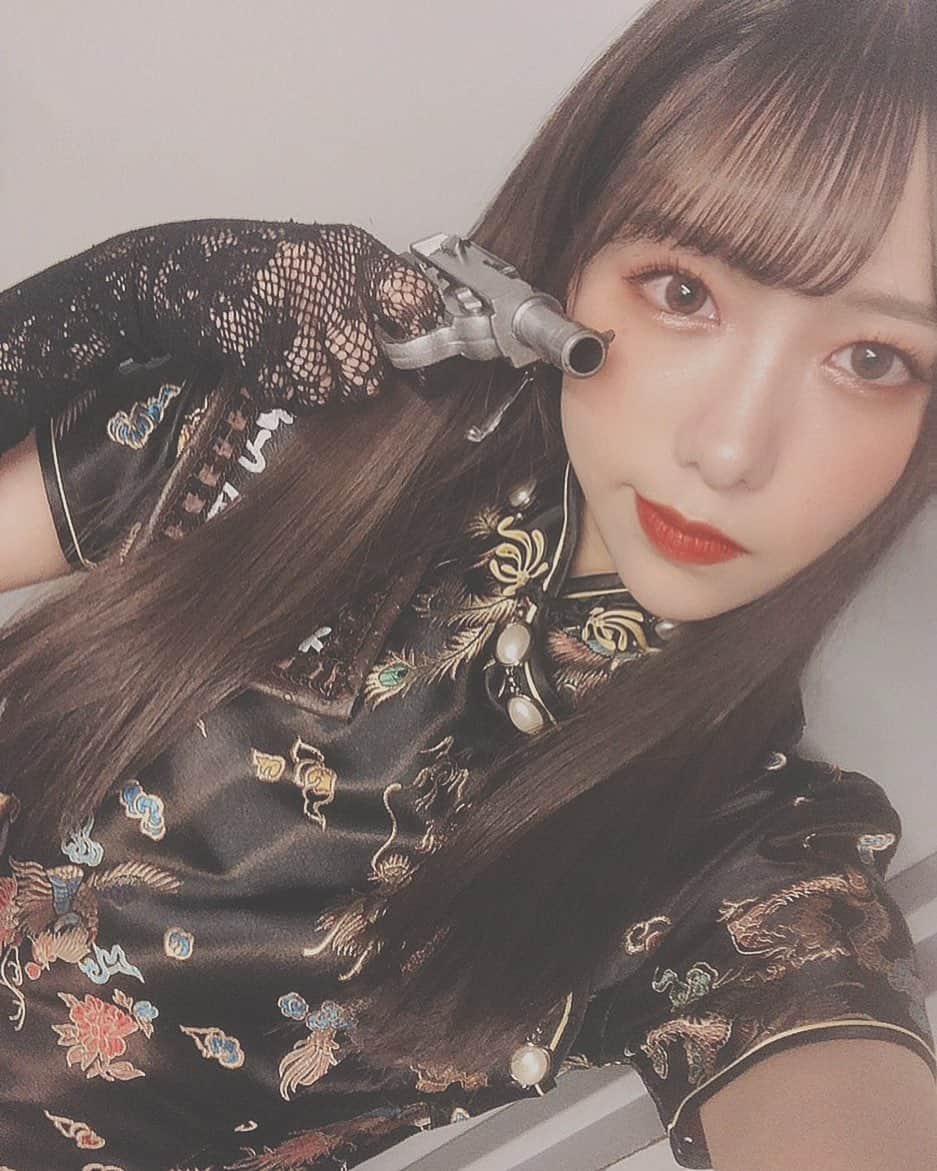 水城夢子のインスタグラム：「どんな過去が 彼女の心を歪ませてこんなにも強い意志を与えたのか 悪の中にも正義を貫いて生きられるように 台本にない答えを探してます ジゴマ 長く愛される作品になりますように〜〜」