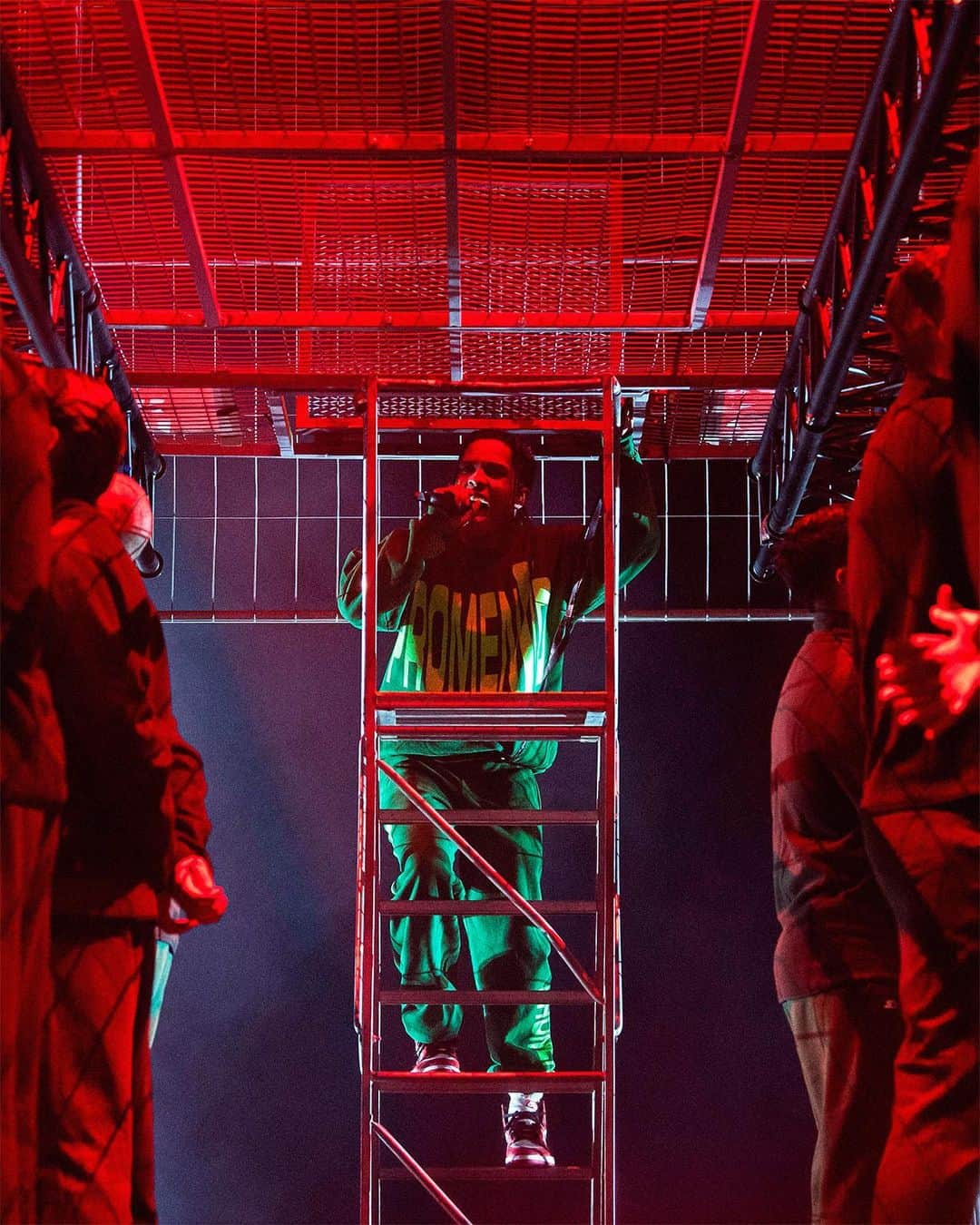 HYPEBEASTさんのインスタグラム写真 - (HYPEBEASTInstagram)「@hypebeastmusic: @asaprocky made his triumphant return to Sweden for the first time since his arrest. Taking to Stockholm’s Ericsson Globe, the Harlem rapper performed in a giant cage to shed light on the plight of Sweden’s immigrant community, inmates and poverty-stricken population. Before the show, Rocky posted an Instagram Story to invite those who lived in the “slums” to his concert for free. Link in bio for video of the performance. ⁠⠀⁠⠀ Photo: Michael Campanella/Redferns/Jonathan Nackstrand/AFP/Getty Images」12月13日 1時13分 - hypebeast