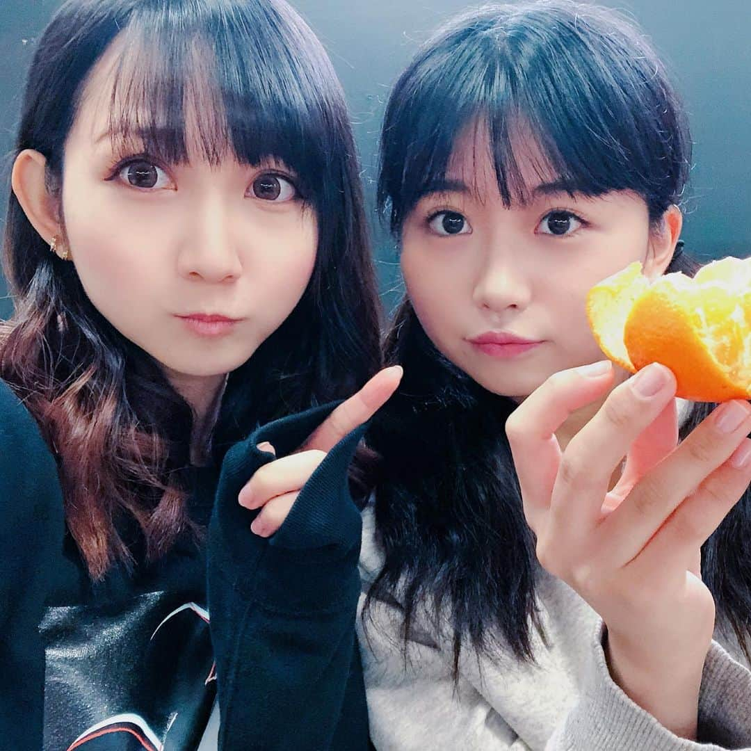 秋田知里さんのインスタグラム写真 - (秋田知里Instagram)「可愛い女の子達と毎日一緒に過ごせて嬉しいです。ついに明日から本番です！当日飛び入りも大歓迎！終演後は私とオラオラなチェキを取ろうぜよ✨キクネ見にキテネ！草月ホールで待ってます！ #キクネ」12月13日 1時45分 - akitachisato_official