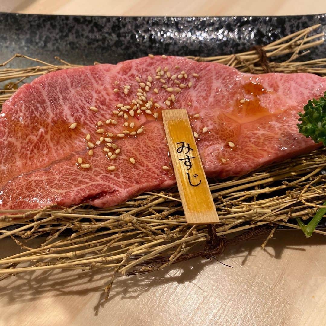 水木一郎さんのインスタグラム写真 - (水木一郎Instagram)「一週間頑張ったからスタッフと焼肉でおつかれディナー。 #焼肉 #デカイ肉 #おつかれさん  #水木一郎」12月9日 6時08分 - ichiromizuki