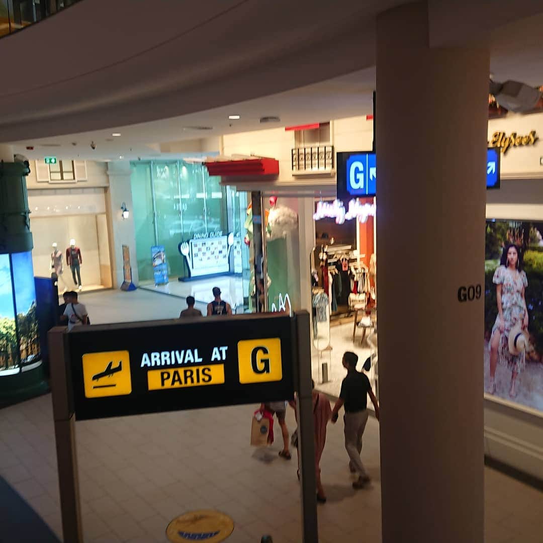 松坂南さんのインスタグラム写真 - (松坂南Instagram)「こちらも #terminal21pattaya  フロアごとに国がテーマにわかれてて…ちょい空港っぽさのテイストもあったりして おもしろい😃  #lovetheearth  #thailand🇹🇭」12月9日 6時31分 - minami_matsuzaka