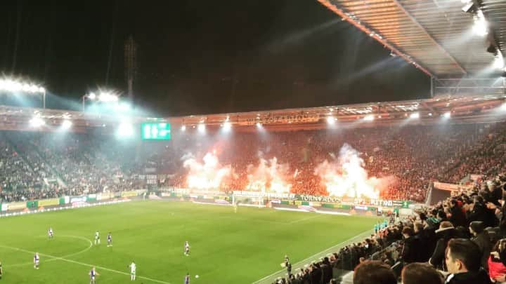 北川航也のインスタグラム：「. 🔥🔥🔥💚🤍💚 @skrapid1899  #wienerderby #skrapid #rapidwien #scr2019」