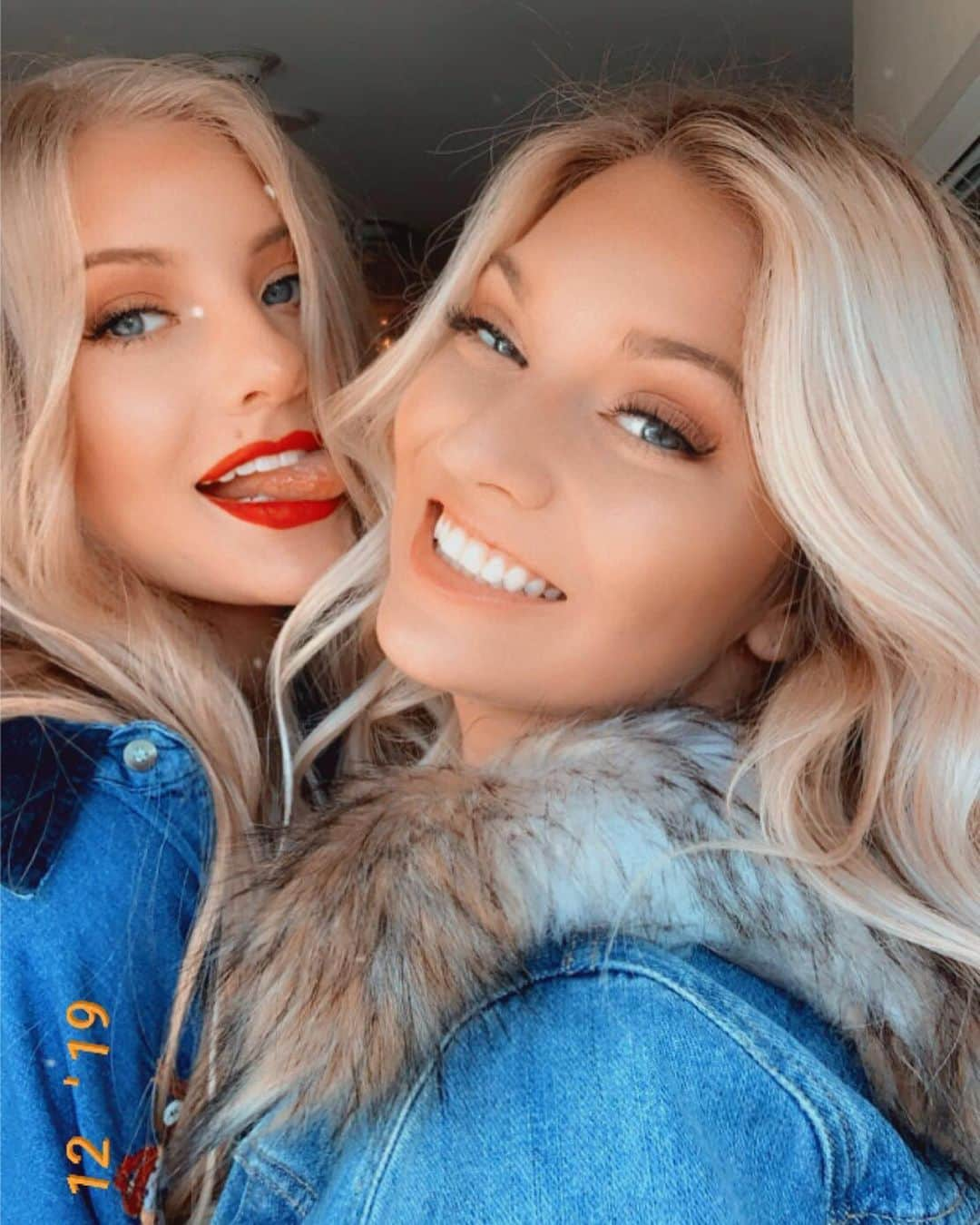 ペイジュ・ハイランドさんのインスタグラム写真 - (ペイジュ・ハイランドInstagram)「look like friends, but she say they twins」12月9日 6時58分 - paigehyland1