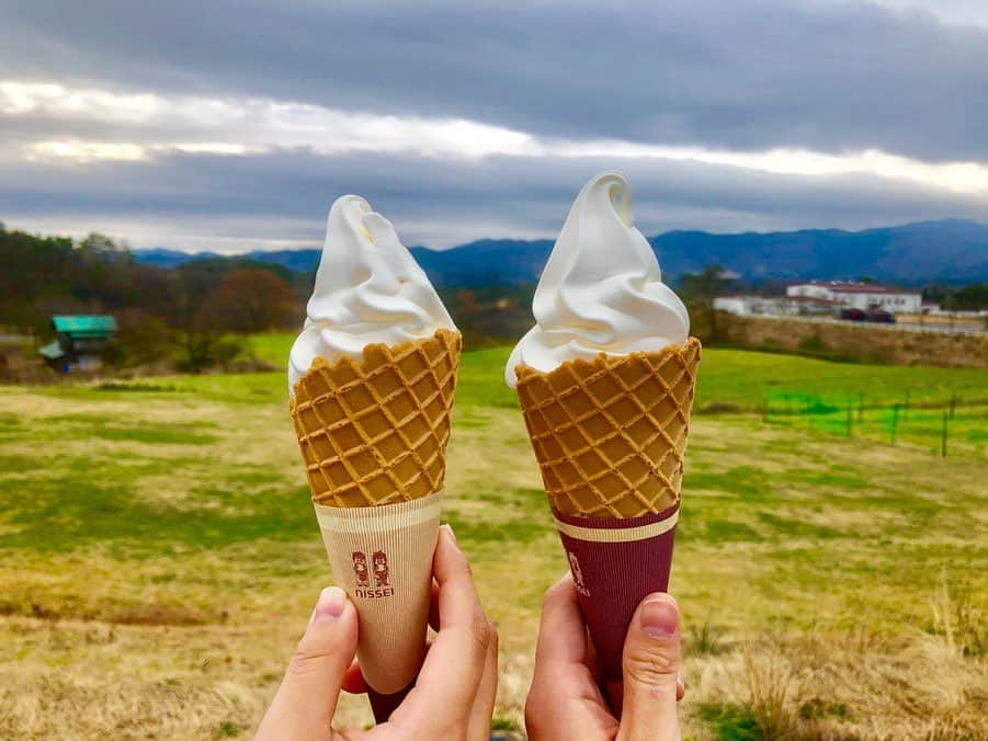 東條麻依子さんのインスタグラム写真 - (東條麻依子Instagram)「先週、RSKの千神アナと 真庭、鳥取旅に行ってきました😊💕 終始笑いの絶えない旅でした！ 岡山に住んで2年目になりますが まだまだ知らない魅力がたくさん✨ . 写真7枚目の銀沫のとろろごはん！ 写真5枚目の神庭の滝の飛沫から 名付けられたというやまいも銀沫。 餅のような粘り気で 1口1口噛み締めて食べました😋 銀沫を使った料理やお菓子を楽しめる、かつやま銀沫プロジェクトは、来年3月まで行われているそうです！ . #真庭#蒜山#勝山#鳥取#銀沫 #とっとり花回廊#ソフトクリーム#紅葉も#神庭の滝」12月8日 22時06分 - maiko_tojo