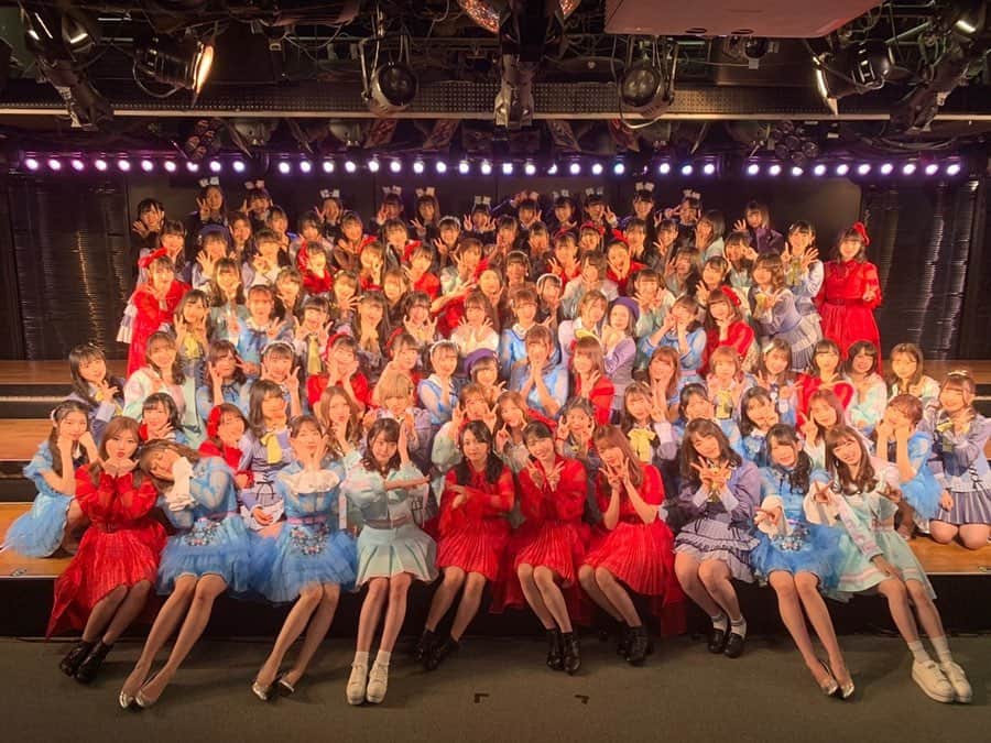 下尾みうさんのインスタグラム写真 - (下尾みうInstagram)「14周年公演ありがとうございました😊  14年間も年月を重ねることがでいているのも、ファンの皆さん、そして、他ならぬ、先輩方のお力のおかげです🙇‍♀️ 私も、これからとAKB48が続くよう、グループの一員として頑張っていきたいと思います💕  これからも、応援よろしくお願いします🙇‍♀️☁️ #AKB48 #下尾みう #miushitao」12月8日 22時39分 - miumiu1343