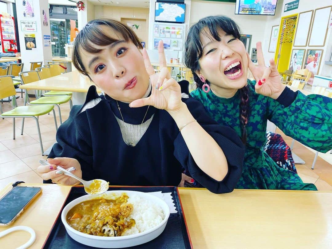 小春さんのインスタグラム写真 - (小春Instagram)「#姉カメラ  カレーはうまい」12月8日 22時33分 - suttokodokkoiii