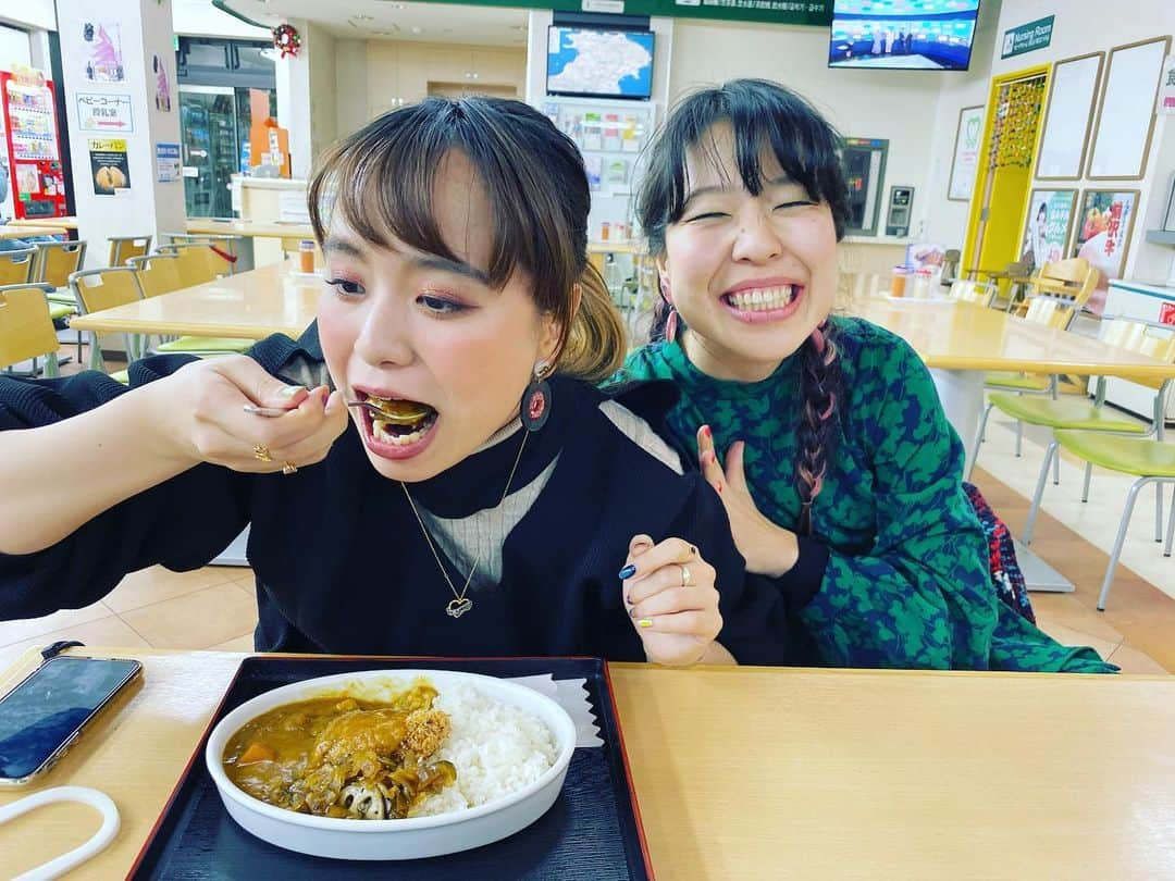 小春さんのインスタグラム写真 - (小春Instagram)「#姉カメラ  カレーはうまい」12月8日 22時33分 - suttokodokkoiii