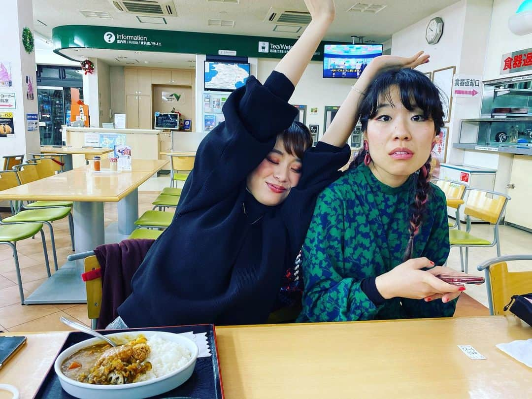 小春さんのインスタグラム写真 - (小春Instagram)「#姉カメラ  カレーはうまい」12月8日 22時33分 - suttokodokkoiii