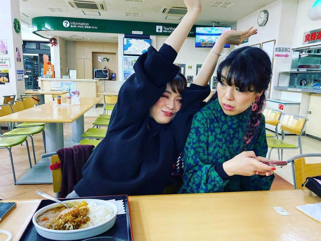 小春さんのインスタグラム写真 - (小春Instagram)「#姉カメラ  カレーはうまい」12月8日 22時33分 - suttokodokkoiii