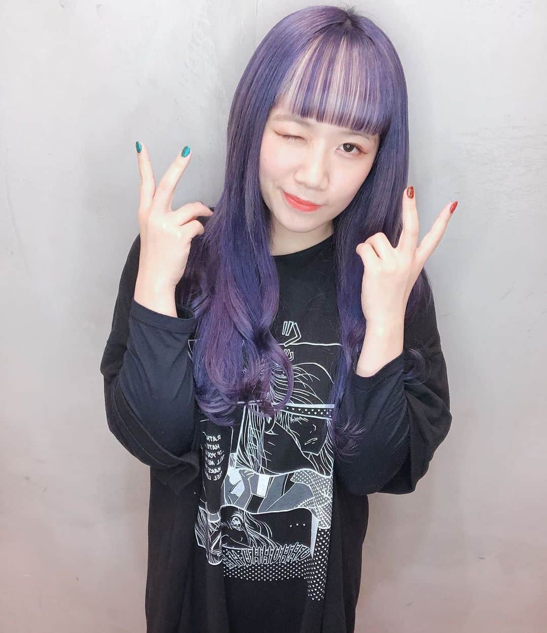 KARIN さんのインスタグラム写真 - (KARIN Instagram)「イメチェン⁇😈 前髪に白入れた〜  @kyohei_takahashi__  ありがとうございます💜  #spica #purple #hair #purplehair」12月8日 22時45分 - karin.tempurakidz