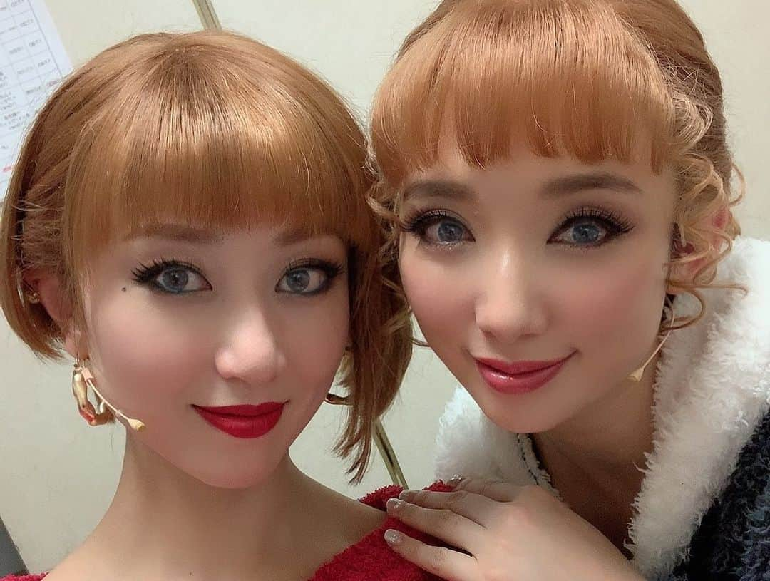 鳳翔大さんのインスタグラム写真 - (鳳翔大Instagram)「#elfthemusical  本日も公演終わりました🎄  明日はいよいよ… この『三味線三姉妹』でのアフターイベントがあります！  かなり、盛り沢山な素敵なイベントです♫  絶対びっくりしますよ😆 そして、キャーってなりますよ⭐️ お楽しみに❤️ #一路真輝  さん #沙央くらま　さん」12月8日 22時56分 - dai_hosho_official