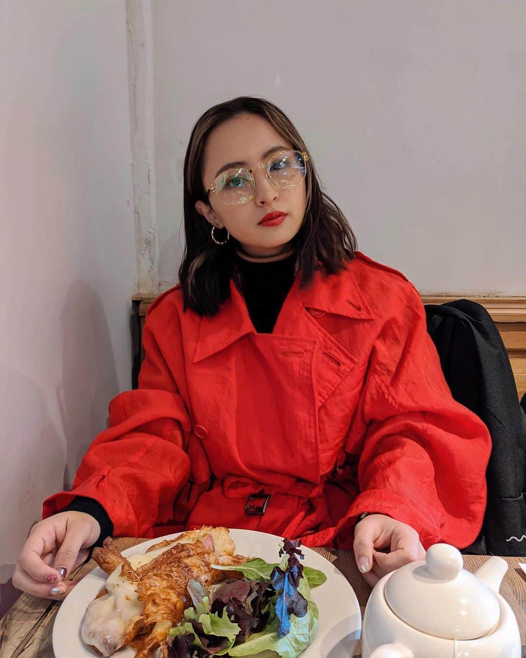 Julia Castroさんのインスタグラム写真 - (Julia CastroInstagram)「やっぱり赤が好き❤️❤️❤️ . #NY #newyork #nyc #red #outfit #ootd #outfitoftheday #winter #fashion #redstyle #centralpark  #breakfast #manhattan  #赤服 #冬服 #コート #赤コート #ファッション #服 #冬コーデ #メガネ女子 #旅 #朝ごはん #朝活 #julifashion」12月8日 22時59分 - julia.c.0209