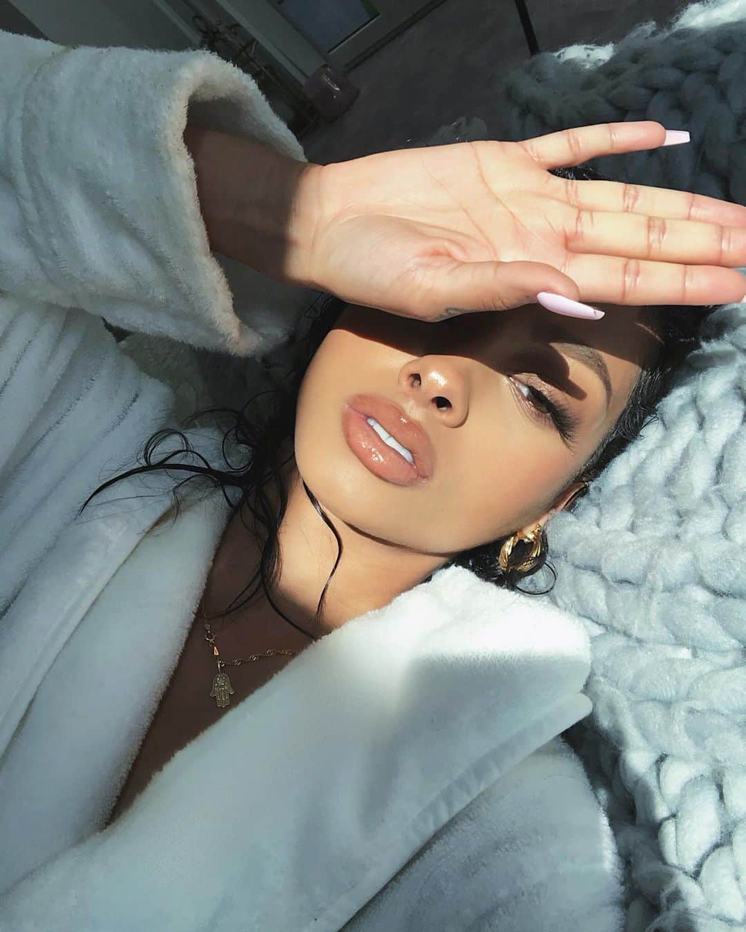 ジェイデ・ピアスのインスタグラム：「Mr sun I need you, I’m only happy with you. No one lifts me like you do, you really are a vital dude, aren’t you - @greenteapeng」