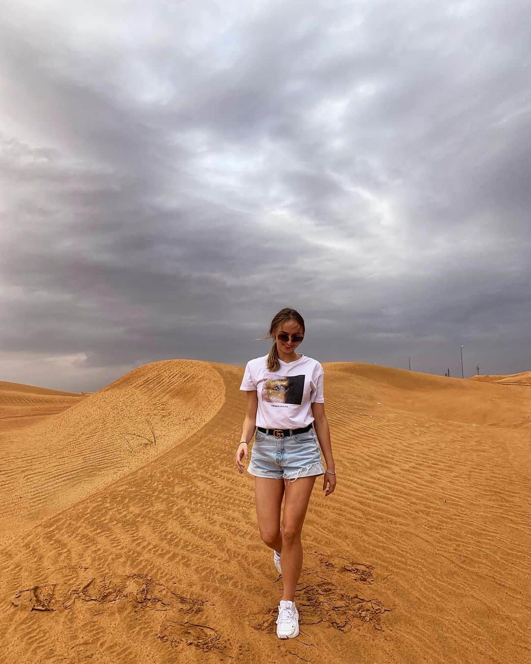 マリナ・デュランダのインスタグラム：「🏜 Dream come true ✔️ #safari #desert #dubai #you #never #know #what #life #can #bring #you」