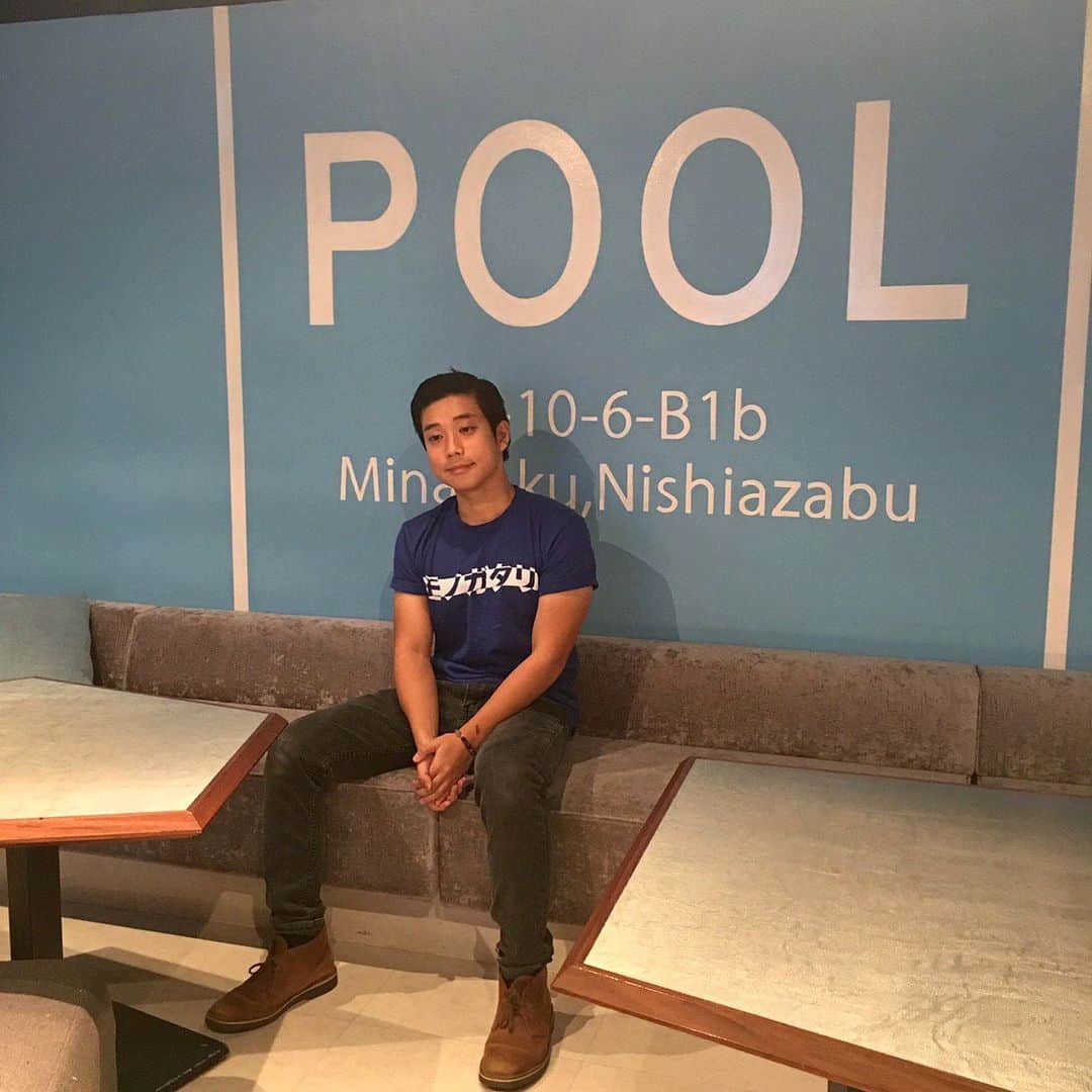 のインスタグラム：「完全に脱力状態😂 この2日間お越し頂いた皆様、そして Pool Tokyo様、本当にありがとうございました。1ミリでも人間らしい自分を知って頂けたのであれば幸いです😊🙏✨ I look so relaxed lol Finished 2days of communication event:-)) Thanks everyone for attending and mostly @pool_tokyo for the awesome support...!! Hopefully now you guys know more about me🙌  #pooltokyo #communicationevent」