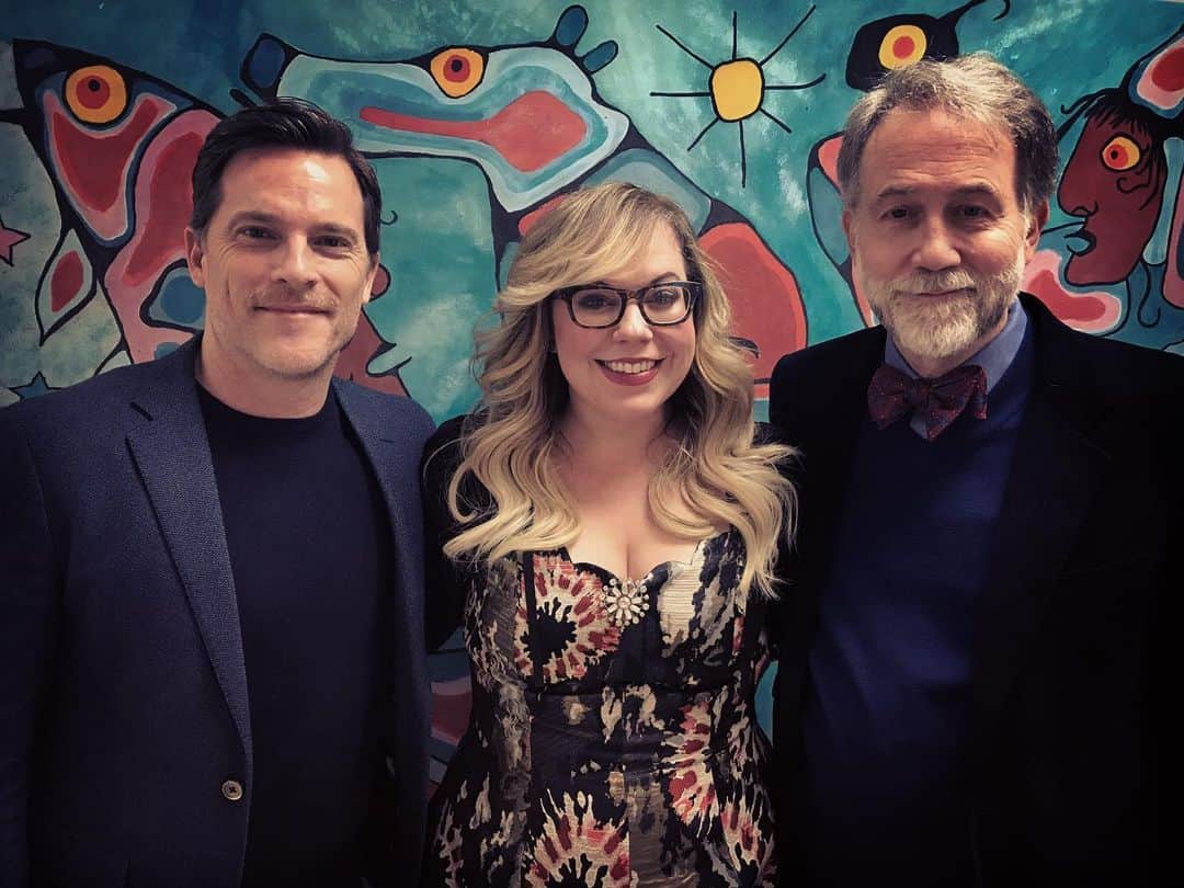 マイケル・ドイルのインスタグラム：「Had the honor of sharing the stage and ringing in the holidays reading @selected_shorts with these 2 pros. @kirstenvangsness #boydgaines @NPR. Nothing says holidays like 13 degrees in Michigan」