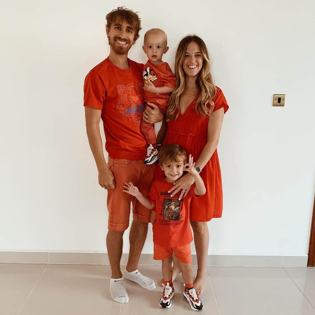 マルク・ムニエッサのインスタグラム：「❤️🔴Red day at school today🔴❤️」