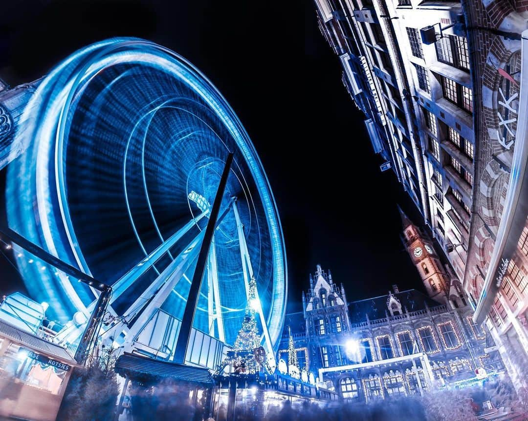 goproさんのインスタグラム写真 - (goproInstagram)「Photo of the Day: Calming the #SundayScaries with holiday festivals + ferris wheels. 🎡 Photo by @nicolas.thiou • • • #GoProTravel #GoPro #SundayFunday #Ghent #HolidayFair #FerrisWheel #Belgium #NightPhoto」12月9日 0時07分 - gopro