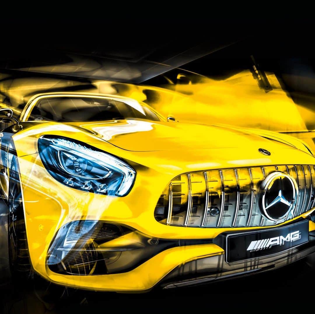 メルセデス・ベンツさんのインスタグラム写真 - (メルセデス・ベンツInstagram)「The fascination of sports cars. Experience the Mercedes-AMG GT presented by the photo artist @michaelvonhassel in a spectacular way! 💛 #MercedesAMG #calendar #calendar2020 #art #car #carsofinstagram #instacar Picture by @michaelvonhassel」12月9日 0時05分 - mercedesbenz