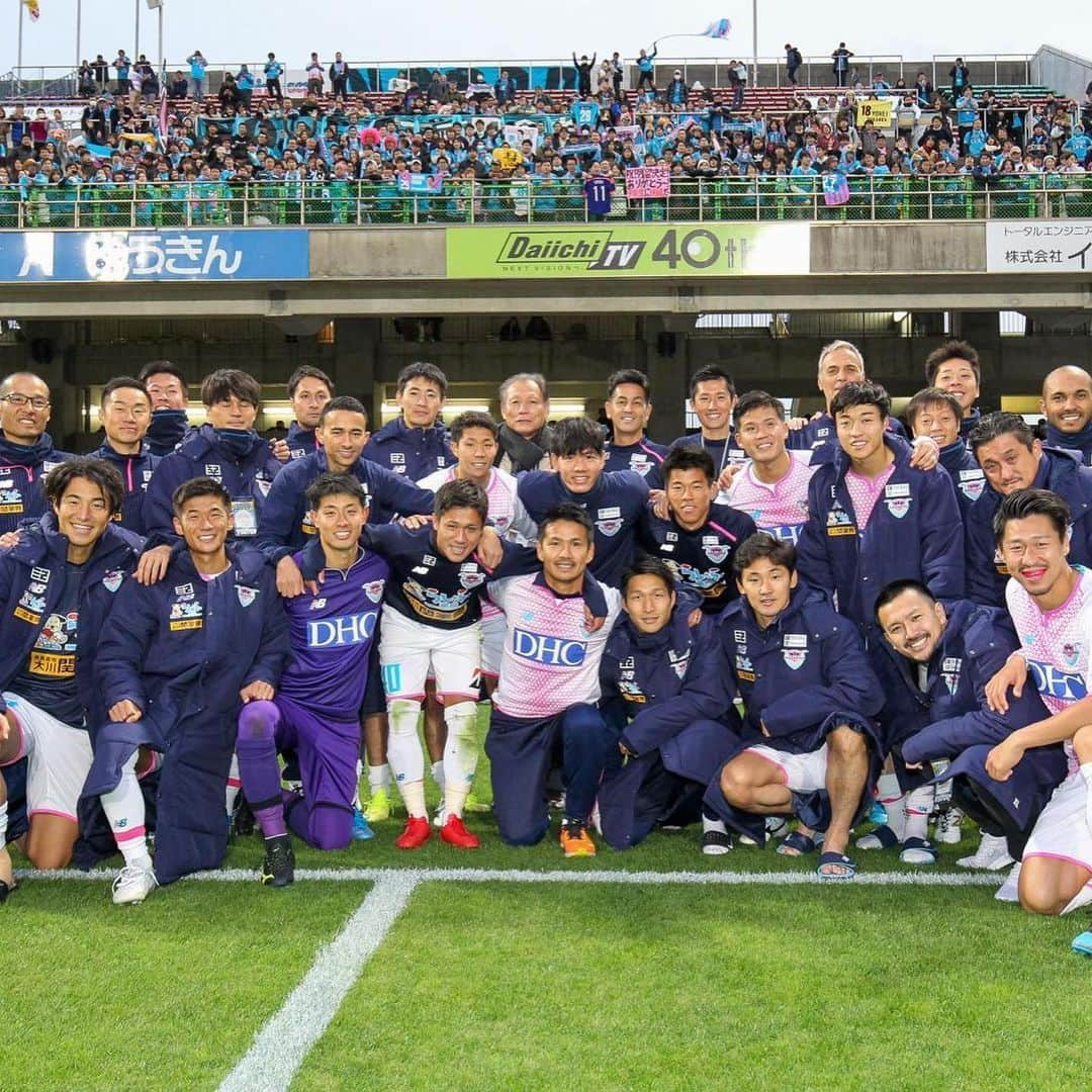 フェルナンド・トーレスさんのインスタグラム写真 - (フェルナンド・トーレスInstagram)「Well done @sagantosu_official for staying one more season in @jleaguejp . Big effort from everyone including all #Sagantino supporters. Special congratulations to @hiroyukitaniguchi29 for an amazing career , enjoy your retirement.」12月9日 0時11分 - fernandotorres