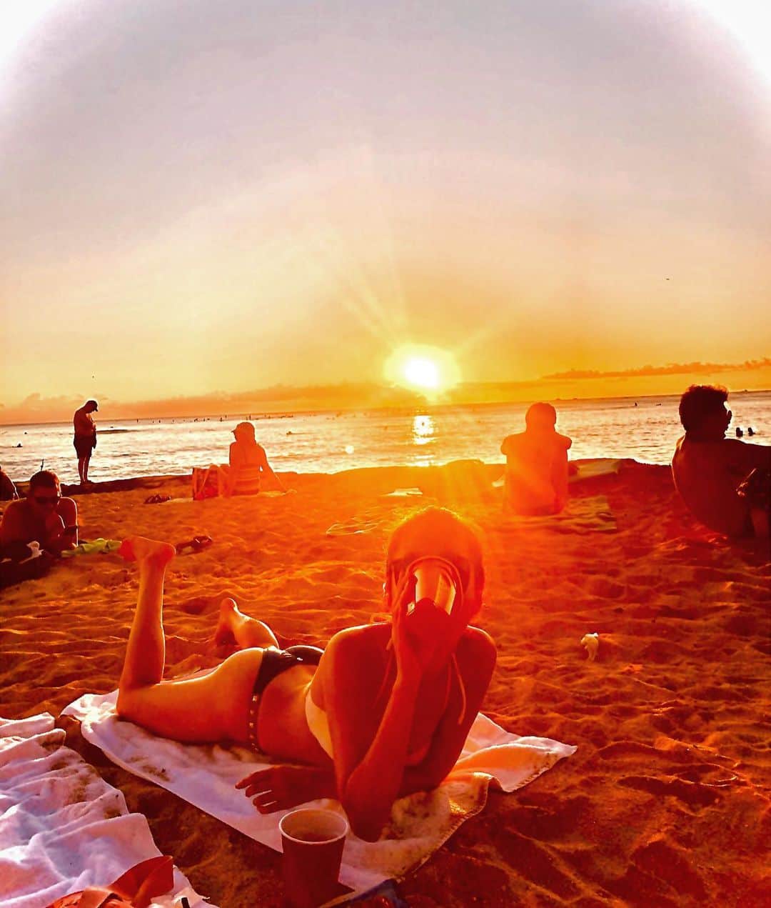 伊東愛のインスタグラム：「The sunset I watched with loved ones was just speechless  #mana」