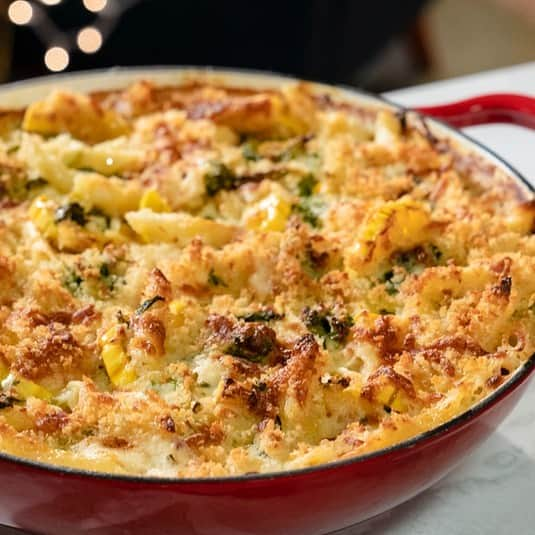 ジャーダ・デ・ラウレンティスさんのインスタグラム写真 - (ジャーダ・デ・ラウレンティスInstagram)「Baked penne w/ squash & goat cheese.... today on #GiadasHolidayHandbook at 12:30pm on @foodnetwork! @auntraffy」12月9日 0時23分 - giadadelaurentiis