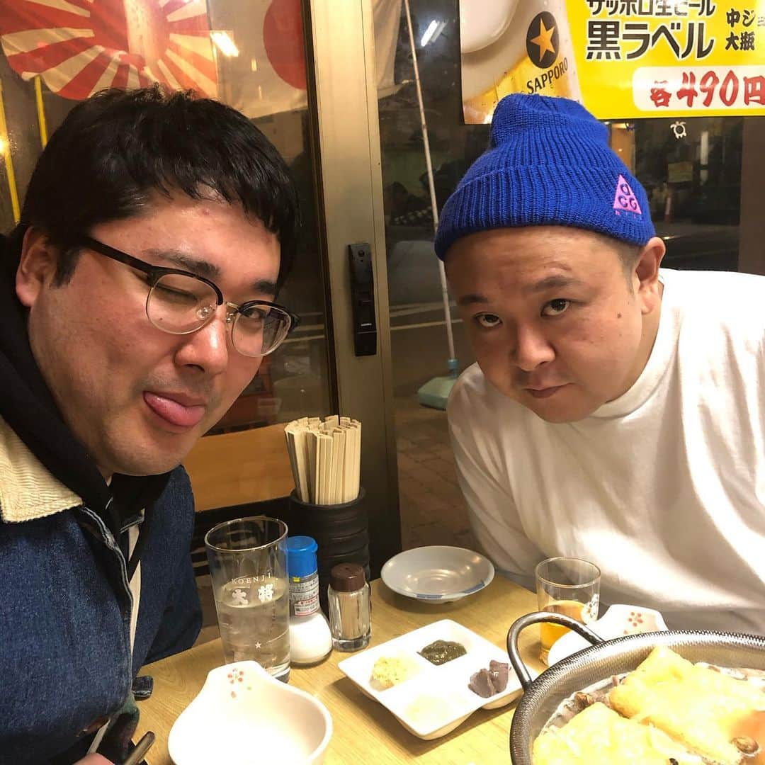 児玉智洋さんのインスタグラム写真 - (児玉智洋Instagram)「なるほど、こういう人達は、美味しい物食べてる時、ちょっと早口なるんだ。」12月9日 0時40分 - damadama456