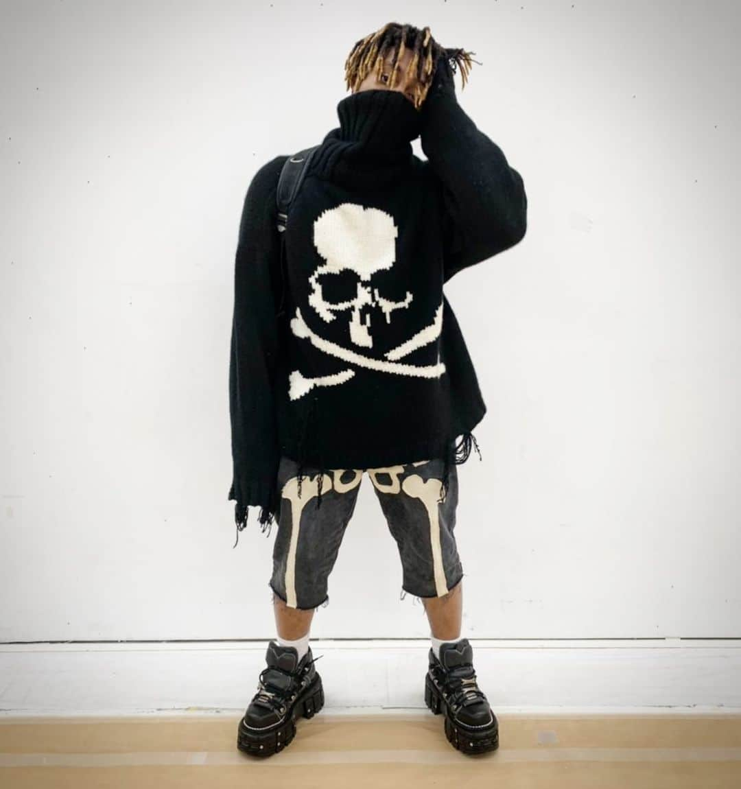 村上隆さんのインスタグラム写真 - (村上隆Instagram)「Can not believe！ Just few weeks ago he came my studio & talking about his new animation project! RIP 🙏 @juicewrld999  Passed away Dec 8」12月9日 1時05分 - takashipom