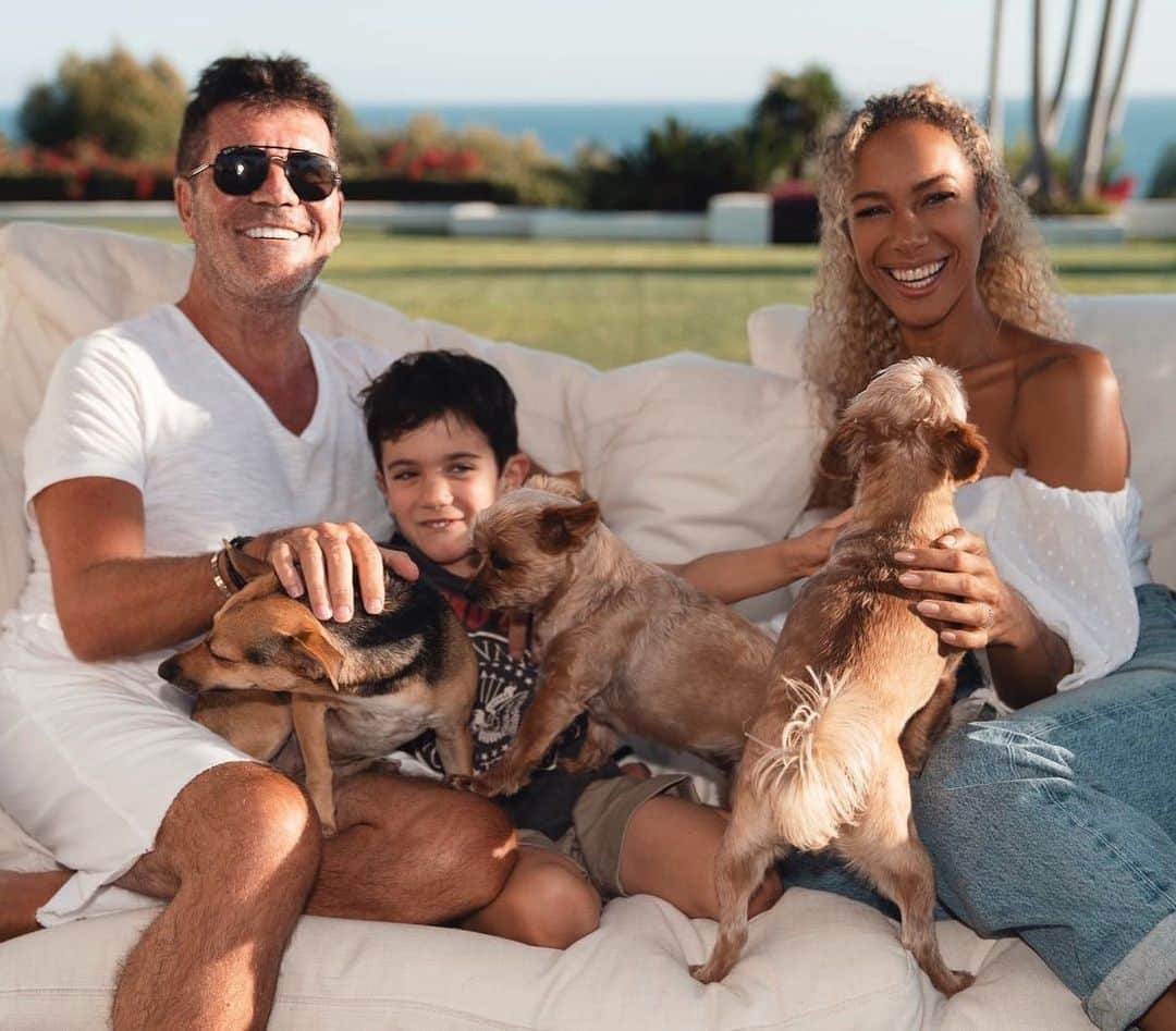 レオナ・ルイスのインスタグラム：「When it comes to helping animals in need I am so thankful to my kind friends @simoncowell @warren_diane @jamesarthur23 @steveaoki for joining in my mission at @hopefieldanimalsanctuary to promote humane behavior towards animals all over the world, starting right at home for me in the UK. Their support of the sanctuary will help us to continue to rescue those animals most in need who have been abused, abandoned or neglected. They are truly passionate about making our world a more compassionate place to live in, and I’m deeply grateful for their support as we educate and campaign for animal welfare 💜」