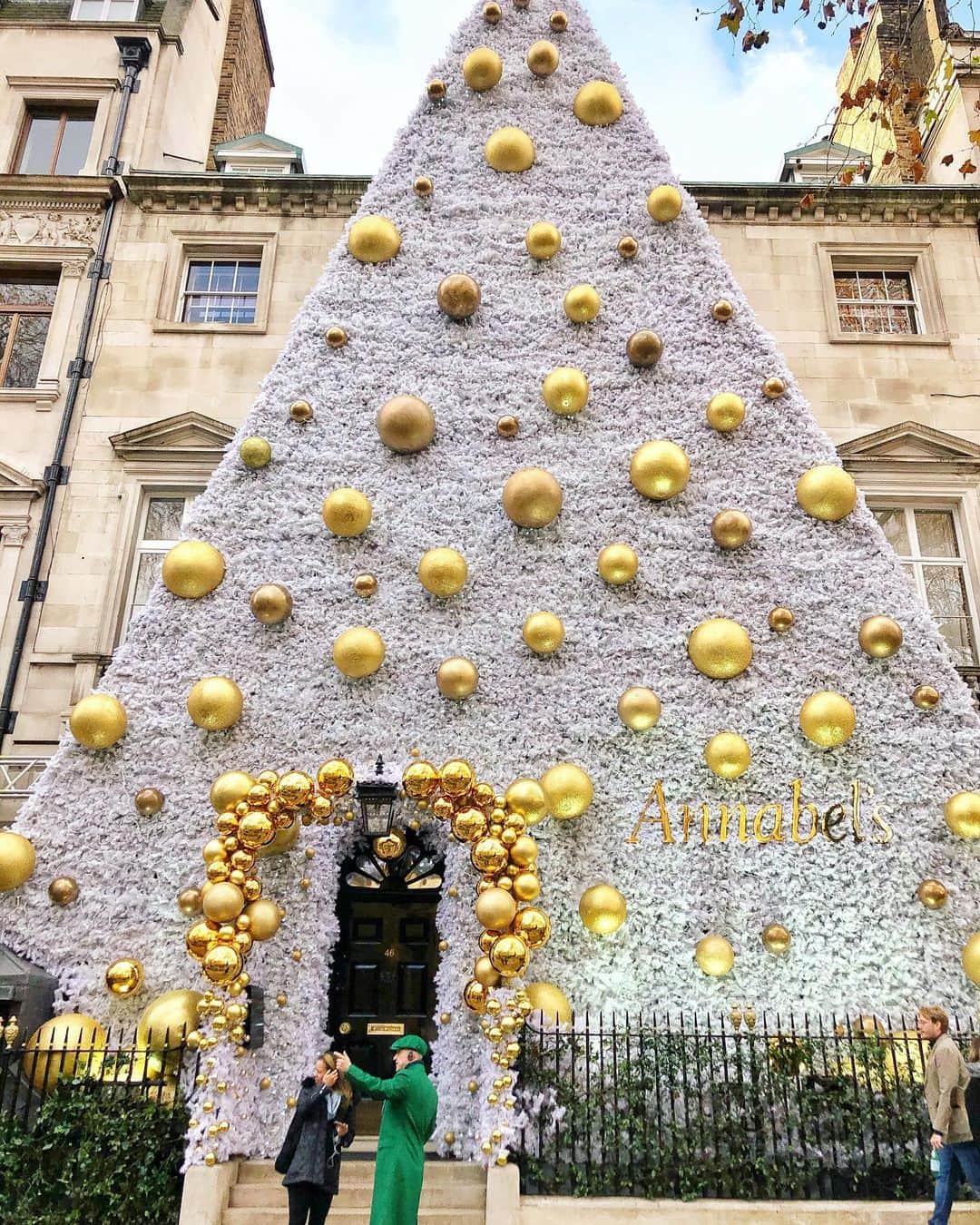 Seyda♥ Travel & Natureのインスタグラム：「From today in  #london #seydauk」